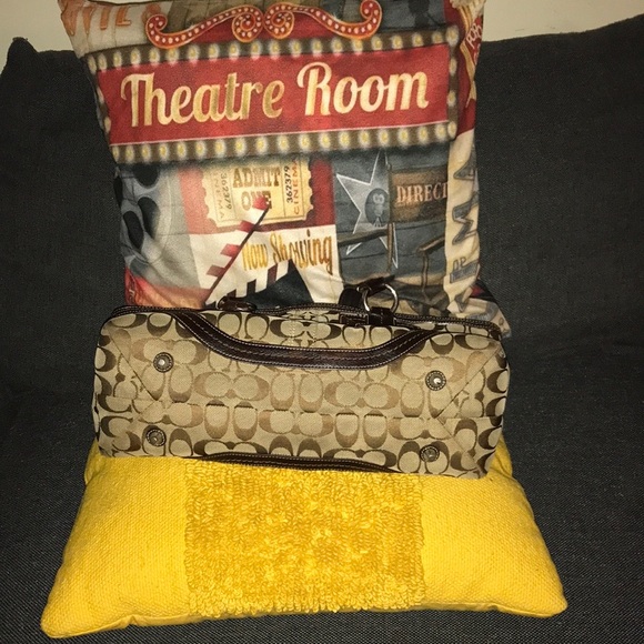 Coach Brown Signature Bag - Picture 9 of 9